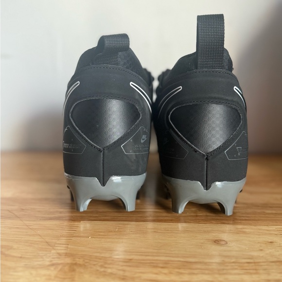 Nike Alpha Menace Pro 3 Football Cleats - Picture 3 of 4